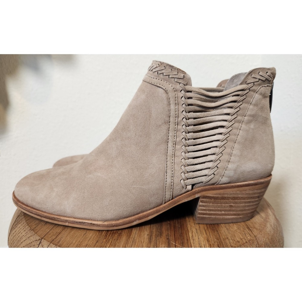 Vince Camuto Women's Pippsy Foxy Suede Beige Cutout Ankle Booties Lacing Zipper